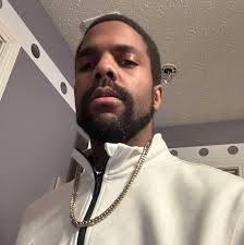 I signed the best new young artist out of miami 🌴 @therealtylerwatts gone  takeover R&B Youngin EP DROPPING MARCH! Prettiest Girl Out Right now! Video  On the way!!! @fybrecords