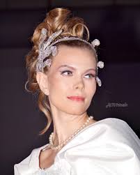 ANVEN presentó “Glamour y elegancia en novias” con Alfonso Palafox en la  plataforma principal de EBS 2024 En la plataforma principal del EBS 2024,  ANVEN presentó el show “Glamour y elegancia en