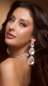 #MissUniverse 👑 "Seguirás brillando reina, porque tu luz no es pasajera",  Carmencita Rodríguez, Coach de Pasarela y Supervisora de Candidatas en Miss  Universe Puerto Rico, envía un mensaje especial a ...