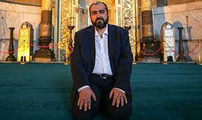 Peki, ayasofya cami imamları ferruh muştuer, mehmet boynukalın ve bünyamin topçuoğlu kimdir? Anayasa Tartismalarina Ayasofya Bas Imami Da Katildi Fabrika Ayarlarina Donulsun Islam Olsun