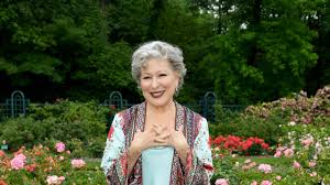 Are you interested to know that how rich is bette midler? Bette Midler Sells 50 Million Nyc Penthouse Architectural Digest