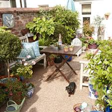 Small Garden Ideas To Make The Most Of A Tiny Space Small Courtyard Gardens Small Garden Small Gardens