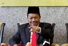 Mantan menteri datuk seri shahidan kassim tersenyum saat hendak memasuki bandara sultan abdul aziz shah, subang jaya, malaysia, 12 mei 2018. Atheists In Malaysia Should Be Hunted Down Minister Says Malaysia Malay Mail