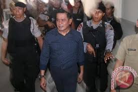 Kali ini adalah bupati nganjuk, jawa timur berinisial nrh. Rekening Istri Dan Anak Bupati Nganjuk Diblokir Kpk