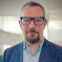 2200+ profilů „Basten“