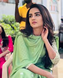 Jasmin Bhasin Hot Hd Photos Mobile Wallpapers 1080p 51356 Jasminbhasin Actress Model K Indian Tv Actress Indian Celebrities Beautiful Indian Actress