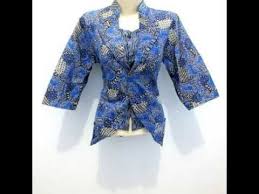 Memberikan desain belahan tengah pada brokat menawarkan baju muslim modis yang elegan. 20 Model Baju Batik Guru Terbaru 2016 Modis Cantik Youtube
