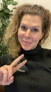 People saying Anne Hathaway doesn't look 40? If you're over 40, post a pic.  People need to see we are not old and gray. This is 63.  Womenwhorunwiththewolves