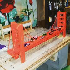 Golden Gate Bridge Model With Wood And Spray Paint From Home Depot Yarn And Hot Wheels Tracks For The Hot Wheel Cars Modell Basteln Regal