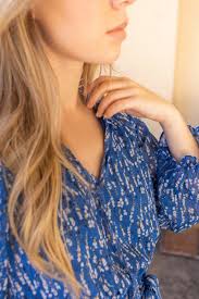 Grace & mila c'est une marque raffinée et haute en couleur que l'on aime pour la qualité de ses matières et le travail sur chacune de ses pièces. Grace Mila Boutique Robe Charline Collection Ete 2021 Loela