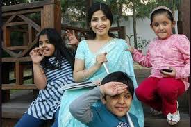 Akhilesh yadav gets stranded inside assembly lift with his wife. 10 Interesting Facts About Akhilesh Singh Yadav S Wife Dimple Yadav