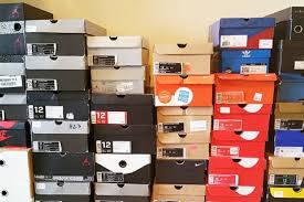 20 Facons De Recuperer Les Boites De Chaussures Pour Leur Donner Une Seconde Vie Customiser Boite Carton Customiser Boite Rangement Carton