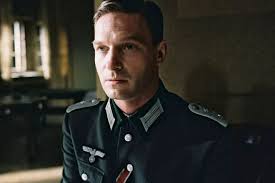 Thomas kretschmann in his young years because of the pills which he took to increase the endurance of his body, he began to have pains in his shoulder. Thomas Kretschmann Biography Films Age Height Personal Life News 2021