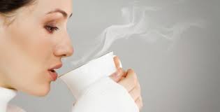 Kebanyakan orang memulakan aktiviti harian dengan bersarapan. 13 Manfaat Minum Air Suam Maya Naturale