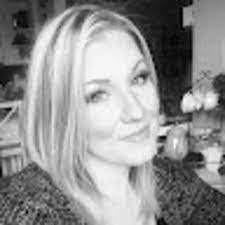 Sarah Hartlaub's Instagram, Twitter & Facebook