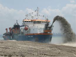 Warga pulau lancang lantas melakukan penyisiran di dekat lokasi menggunakan tiga kapal. Pasir Curian Di Pulau Lancang Dibawa Ke Area Reklamasi
