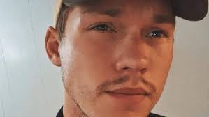 Steven Berten's Instagram, Twitter & Facebook