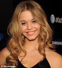 — sasha pieterse sheaffer (@sashapieterse) july 14, 2016. Pretty Little Liars Sasha Pieterse Stands Up To Body Shamers Who Attacked Her For Weight Gain Daily Mail Online