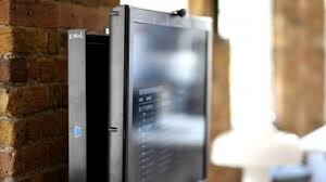 Moin leute, im wohnzimmer habe ich derzeit einen alten laptop stehen mit dem ich über wlan im browser auf die. Piixl G Pack Der 2 Zoll Huckepack Spiele Pc Furs Wohnzimmer Golem De