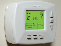 Place the battery compartment back into its slot then power up the device to check if you've installed the batteries properly. Honeywell Rth6400d 5 1 1 Day Programmable Thermostat Termostato Digital Amazon Com