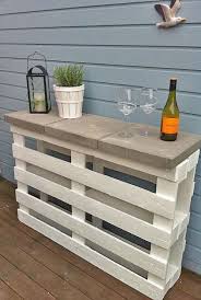 Bau bar colazioni dolci e salate aperitivi birra e vino alta qualità. Garten Bar Selber Bauen Bar Selber Bauen Diy Gartenmobel Coole Diy Mobel