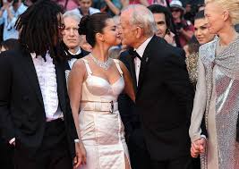Among them is selena gomez, who last week posted to her 195 million instagram followers expressing her excitement at having just finished filling out her ballot. Selena Gomez Bill Murray Kiss Selena Gomez Instagram