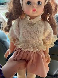 Can someone identify this madame Alexander doll? : r/Dolls