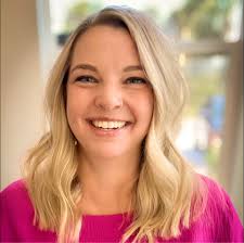 Is anyone having issues making dining reservations