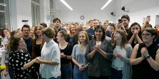 Corona stellt uns alle weiterhin vor großen herausforderungen. Gras Sind Die Grossen Gewinner Innen Der Oh Wahl 2019 Fm4 Orf At