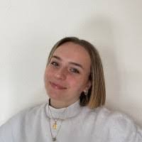 Elsa Diehl's Instagram, Twitter & Facebook