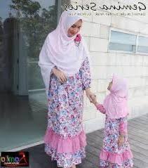 Contoh baju copel ayah ibu waktu acara lamaran anak. 56 Model Baju Couple Ibu Dan Anak Perempuan Terbaru 2021 Keren