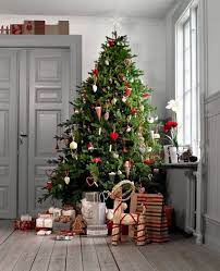 For a classic holiday with a fresh twist, go scandinavian. Have Yourself A Swedish Decor Little Christmas Weihnachten Ikea Weihnachten Gemutliche Weihnachten