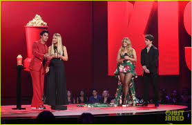 Addison Rae & Tanner Buchanan Share A Kiss While Presenting Best Kiss at  MTV Movie & TV Awards 2021: Photo 4556809