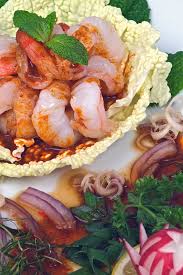 Thai shrimp salad this thai shrimp salad is tangy, spicy and amazingly delicious. Thai Shrimp Salad Recipe Pla Goong Temple Of Thai