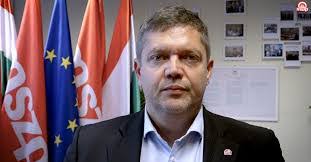 Bertalan Toth's Instagram, Twitter & Facebook