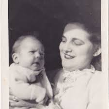 Happy Mother's Day to all of you beautiful, amazing mamas. I hope you know  you are doing an amazing job. Every day is Mother's Day 💐 (I'm NOT  pregnant)