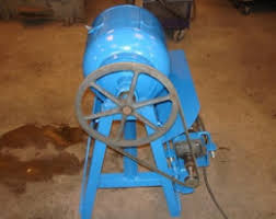 Rock tumbling is a great hobby for people of all ages. Homemade Tumbler Rock Tumbler Homemade Tools Metal Projects