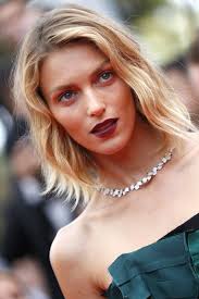 Follow on see more of anja rubik on facebook. More Pics Of Anja Rubik Short Wavy Cut 2 Of 8 Short Hairstyles Lookbook Stylebistro
