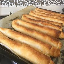 Instagram Da Mukemmellezzetler Repost Lezzethazinesi Citir Citir El Acmasi Kadar Lezzetli Bir Borek Tarifi Geliyor Patate Hot Dog Buns Food Dog Bun