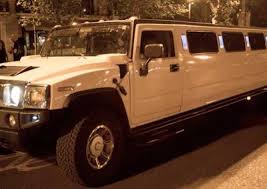 Limusinas hummer a precios low cost y reserve hoy a precios exclusivos. Alquiler Limusinas Madrid Limusina Hummer Blanca Madrid Limusinas 10