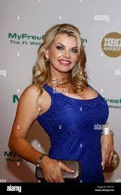 Vickyvette