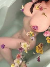 Iカップ爆乳スレンダー人妻が旦那に内緒でSNSにおっぱい自撮り見せててエロすぎる！ | 肉感美ガール