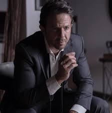 قدّم أكثر من مائتي عمل في السينما والتلفزيون. ØµÙˆØ± ÙƒÙ…Ø§Ù„ Ø§Ù„Ø´Ù†Ø§ÙˆÙ‰ ÙŠØ¹ÙˆØ¯ Ù„Ù„ØªØ±ÙŠÙ†Ø¯ Ø¨Ø¸Ù‡ÙˆØ± Ø§Ù„Ø­ÙÙŠØ¯ Ù…Ø¨ØªØ¯Ø§