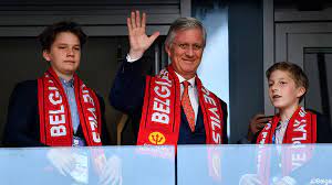 In het belgische basecamp in tubize kwam de. Royale Aanmoedigingen Koning Filip En Zijn Zonen Supporteren Voor De Duivels Opvallend Sporza