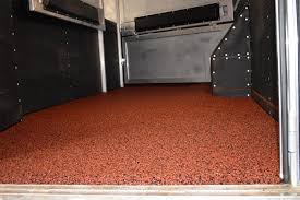 Trailer rubber floor / what makes the best trailer mats. 5 Horse Trailer Flooring Options Pros And Cons Horse Soup