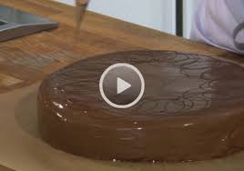 Jetzt ausprobieren mit ♥ chefkoch.de ♥. Video Torte Mit Kuverture Verzieren Ichkoche At
