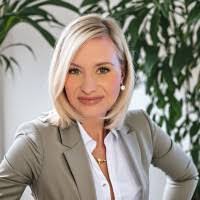 Michelle Tull's Instagram, Twitter & Facebook