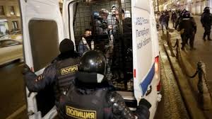 Anfang dezember kam eine anfrage nawalny in barn kitchen. Russia Mass Detentions After Putin Critic Navalny Jailed Bbc News