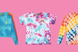 Tiếng việt:nhuộm áo bằng kiểu cột thắt (tie dye). Best Fashion Of 2020 Tie Dye Gave Us A Reason To Smile Los Angeles Times