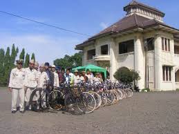 Apr 08, 2019 · panduan rute menuju museum digital gedung juang 45 tambun bekasi menurut bupati bekasi, eka supria atmaja, cara paling mudah untuk menuju ke sana adalah naik krl (kereta rel listrik). 10 Foto Gedung Juang 45 Tambun Bekasi Sejarah Misteri Angker Lokasi Alamat Dimana Yukpigi Informasi Wisata Terkemuka
